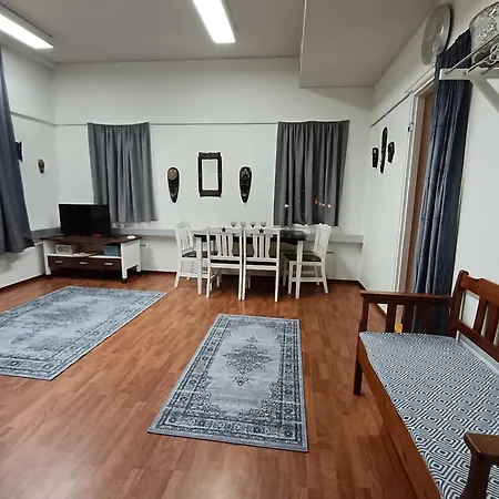 Toimistomajoitus E 코콜라
